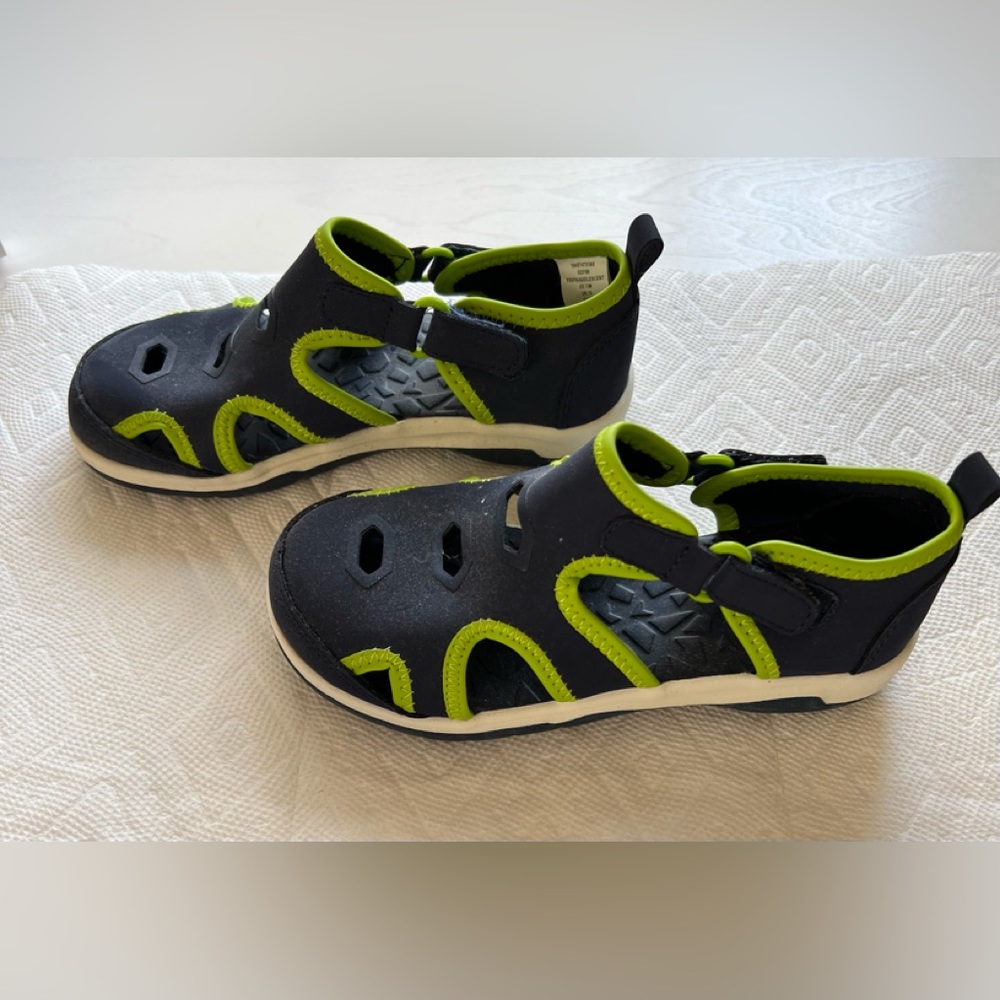 Lands End Kids Water Shoe In Nave & Green Size 13 Excellent Like New Condition - Picture 2 of 6